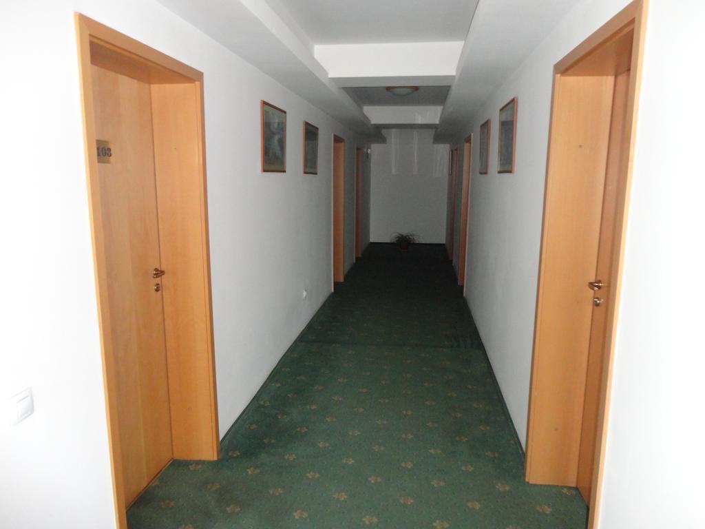 Hotel Atlantis Tulcea Exterior foto