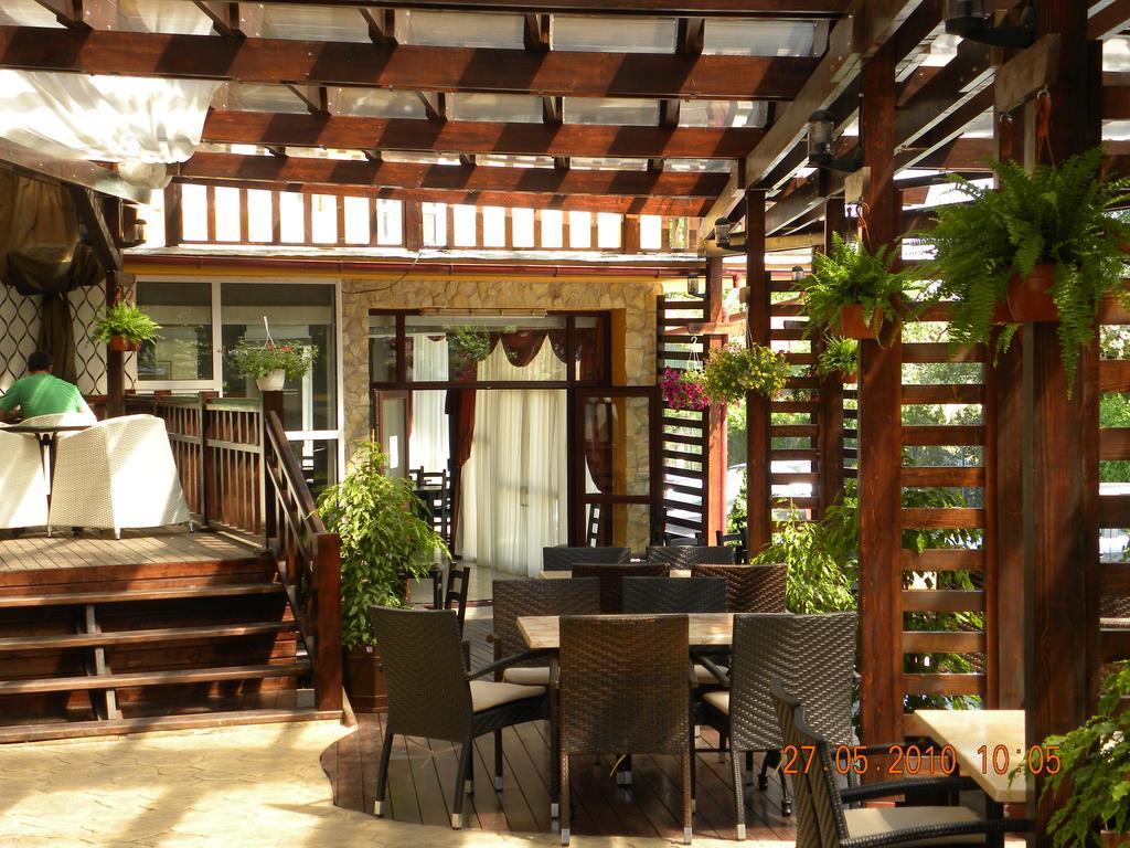 Hotel Atlantis Tulcea Exterior foto