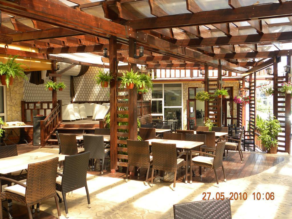 Hotel Atlantis Tulcea Exterior foto